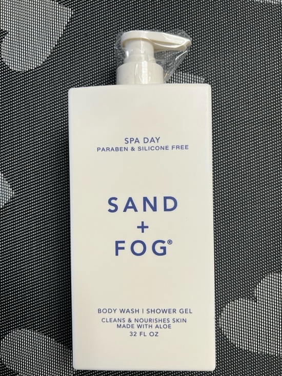 SAND + FOG Other - Sand + Fog Spa Day White Body Wash Shower Gel